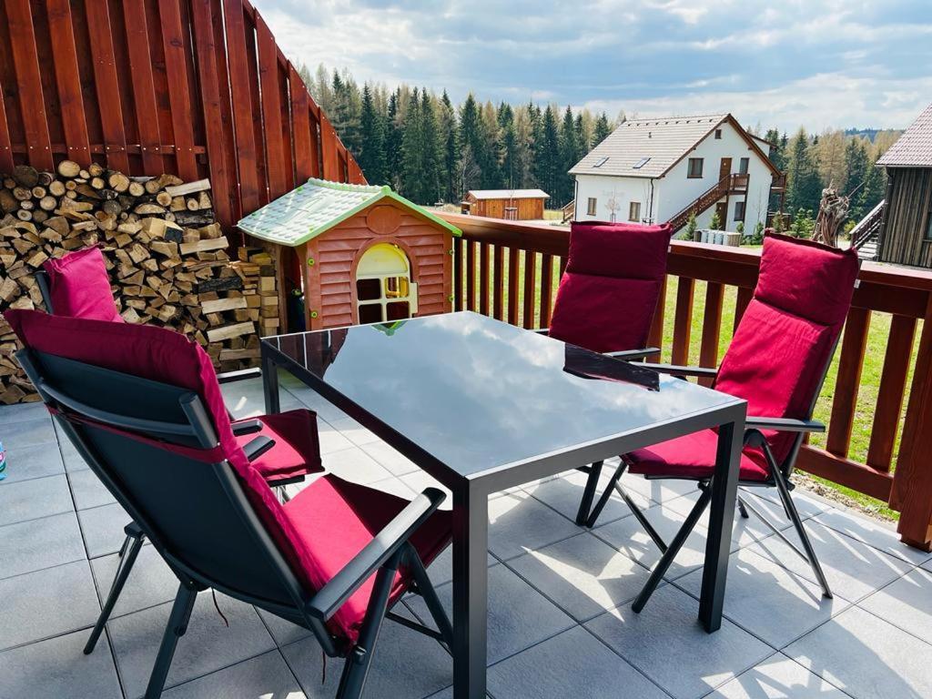 Apartman U Sedmikrasky Vaclavov u Bruntalu ภายนอก รูปภาพ